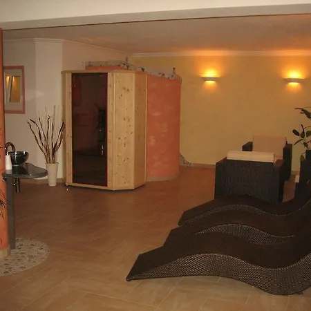 Pension- Kristall 3* Tröpolach