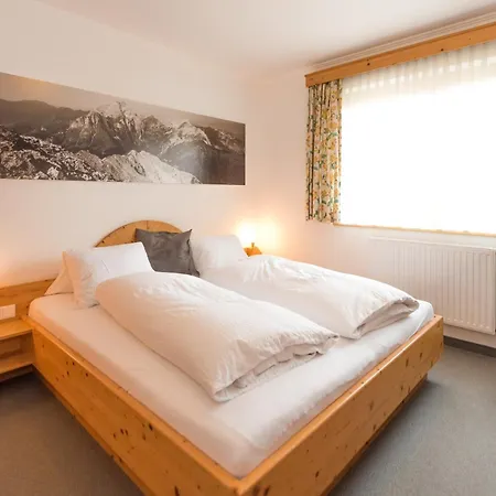 Apartmanhotel Pension- Kristall 3*