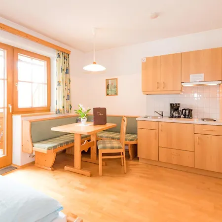 Pension- Kristall 3* Tröpolach