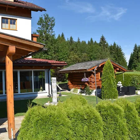 Pension- Kristall Lägenhetshotell 3*