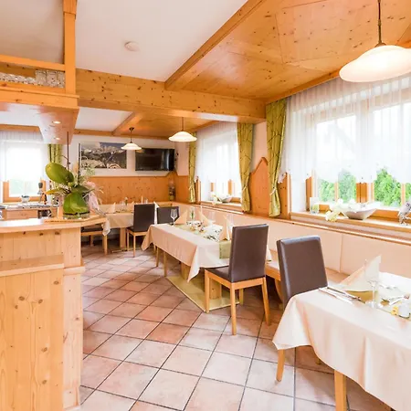 Pension- Kristall 3* Tröpolach