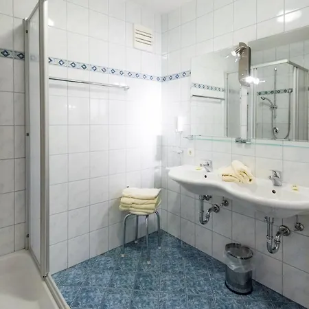 Pension- Kristall Appart hôtel Tröpolach