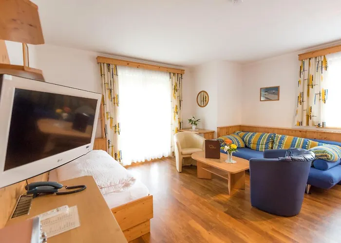 Pension- Kristall 아파트호텔 3*